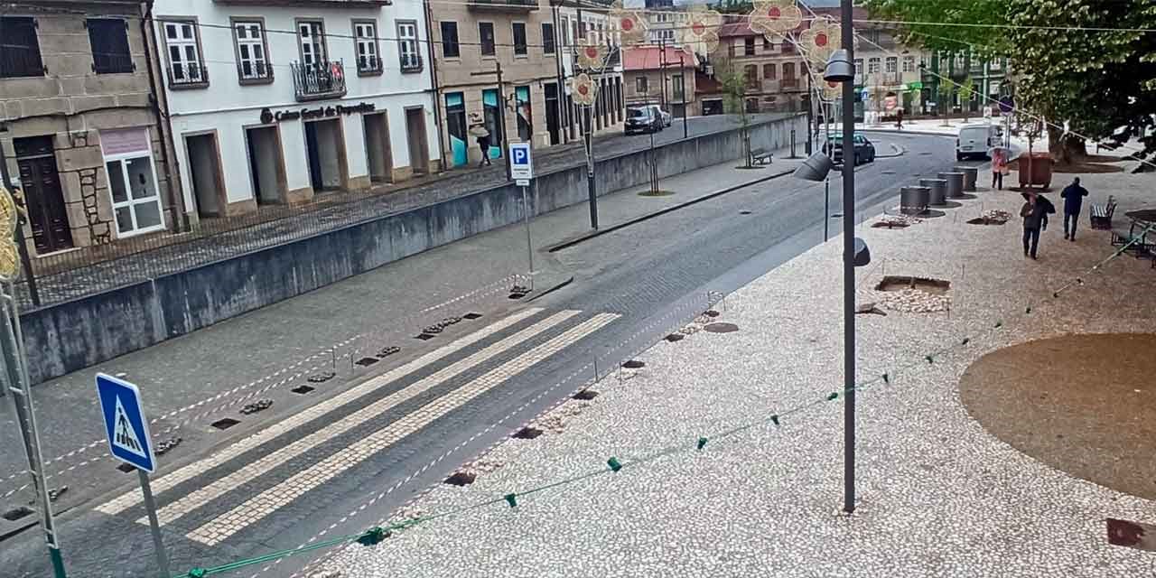 Chafariz e estacionamento nas Taipas marcam reunião de Câmara